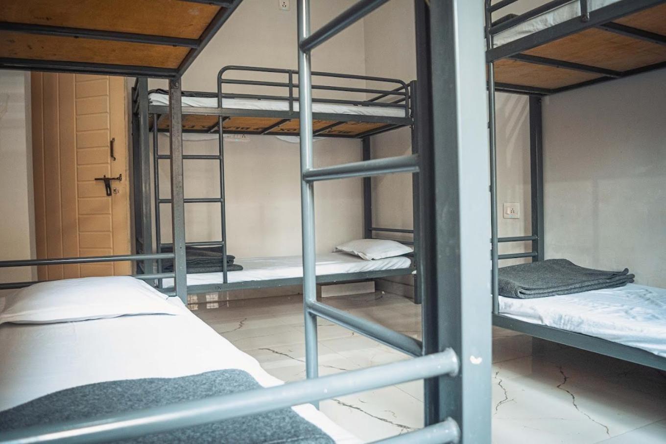 Olt Hostel Rishīkesh Екстериор снимка