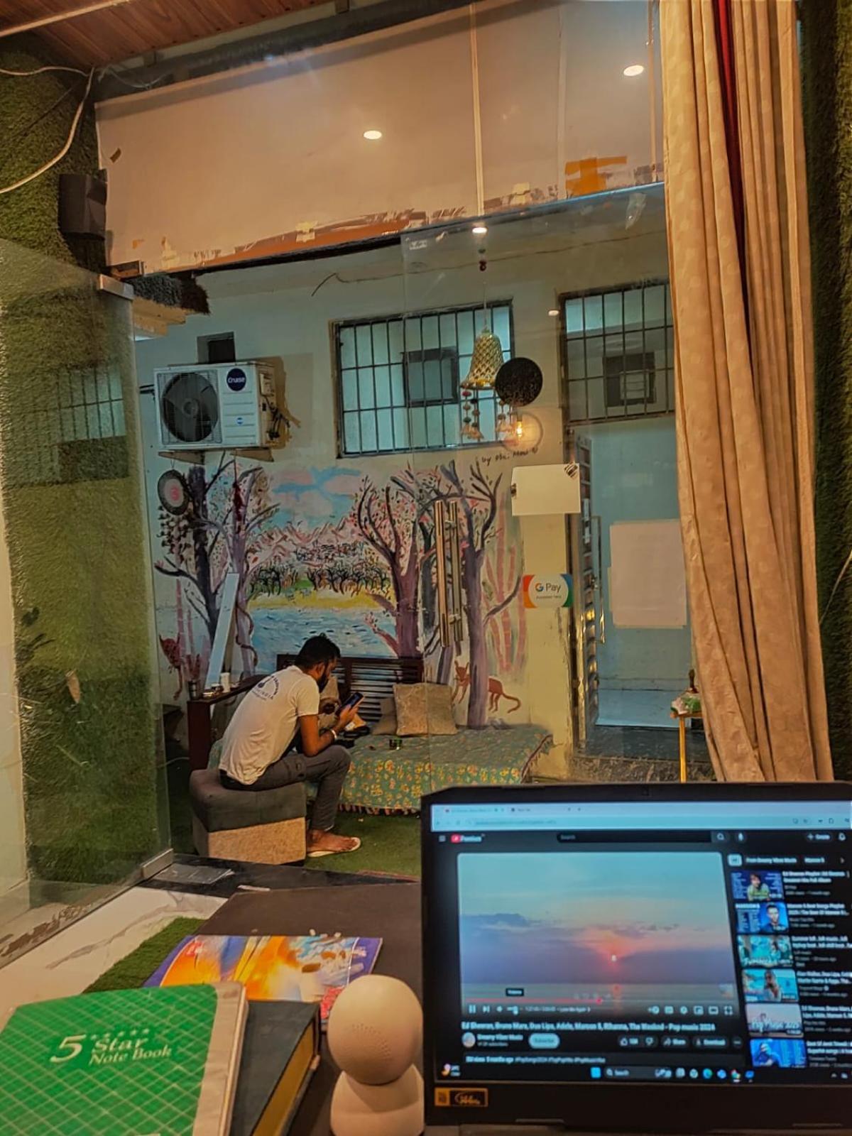 Olt Hostel Rishīkesh Екстериор снимка